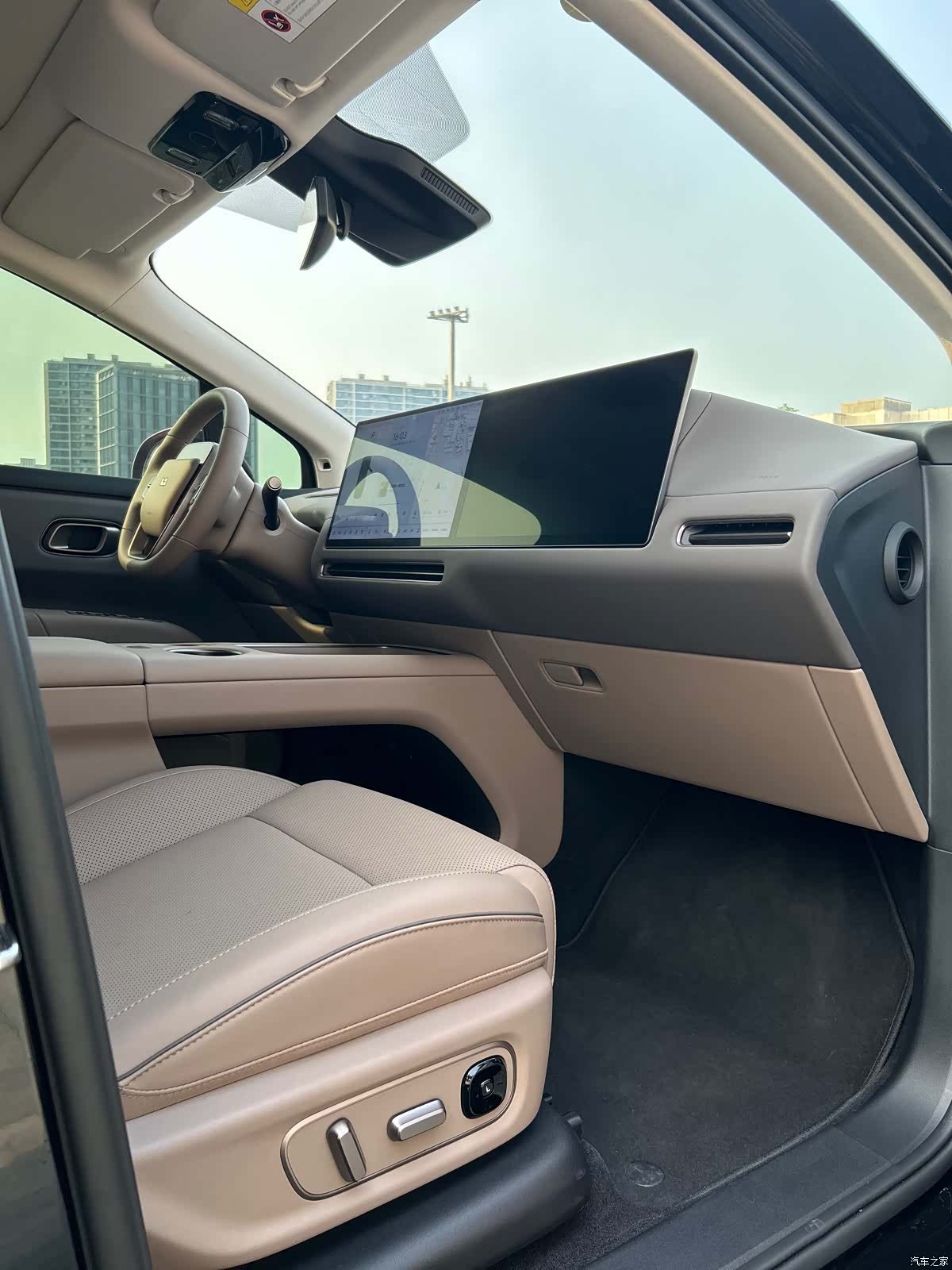 Li Auto i8, 2025 6