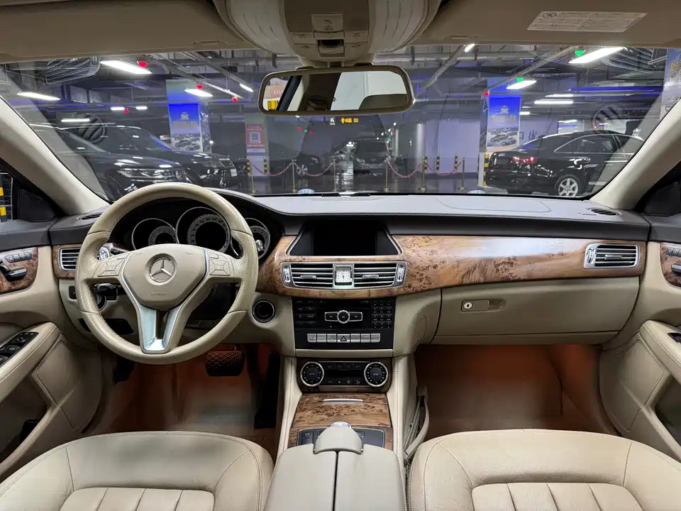 Mercedes-Benz CLS