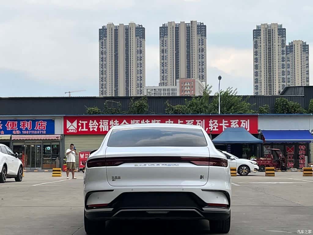 BYD Han, 2022 8