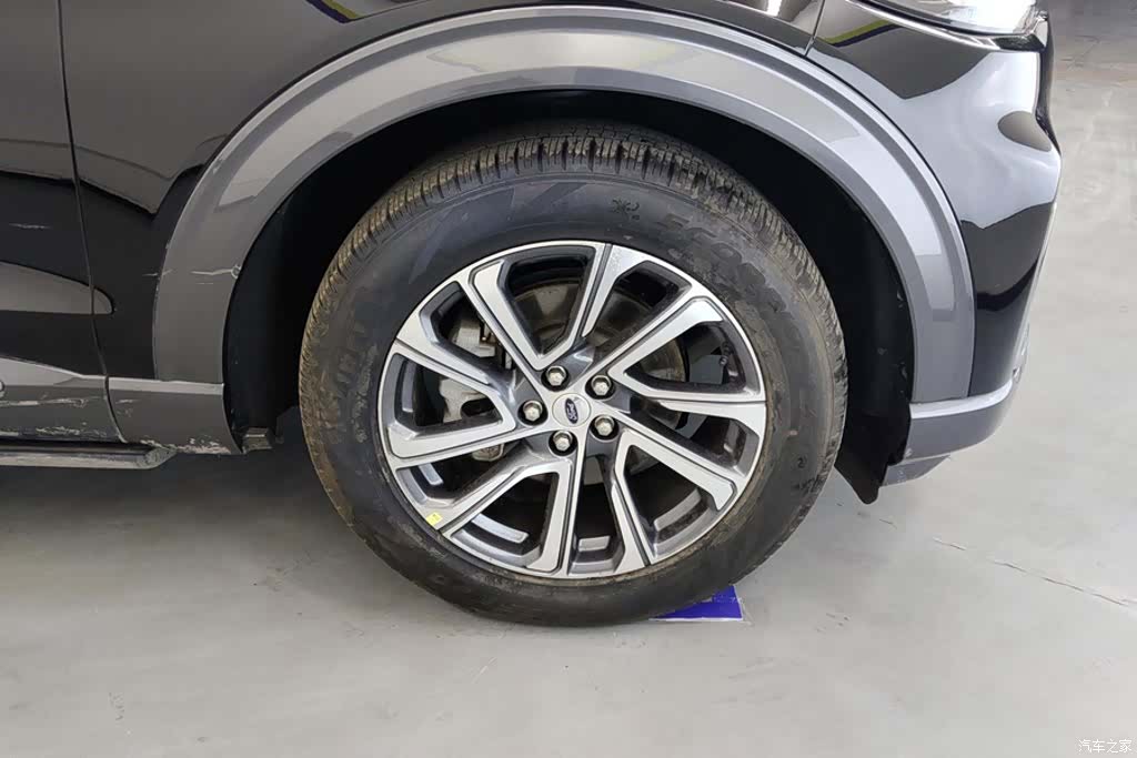Ford Explorer, 2023 6