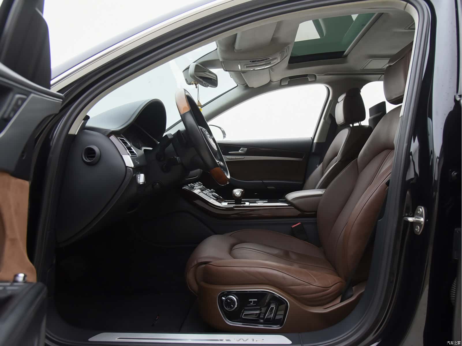 Audi A8L, 2011 13