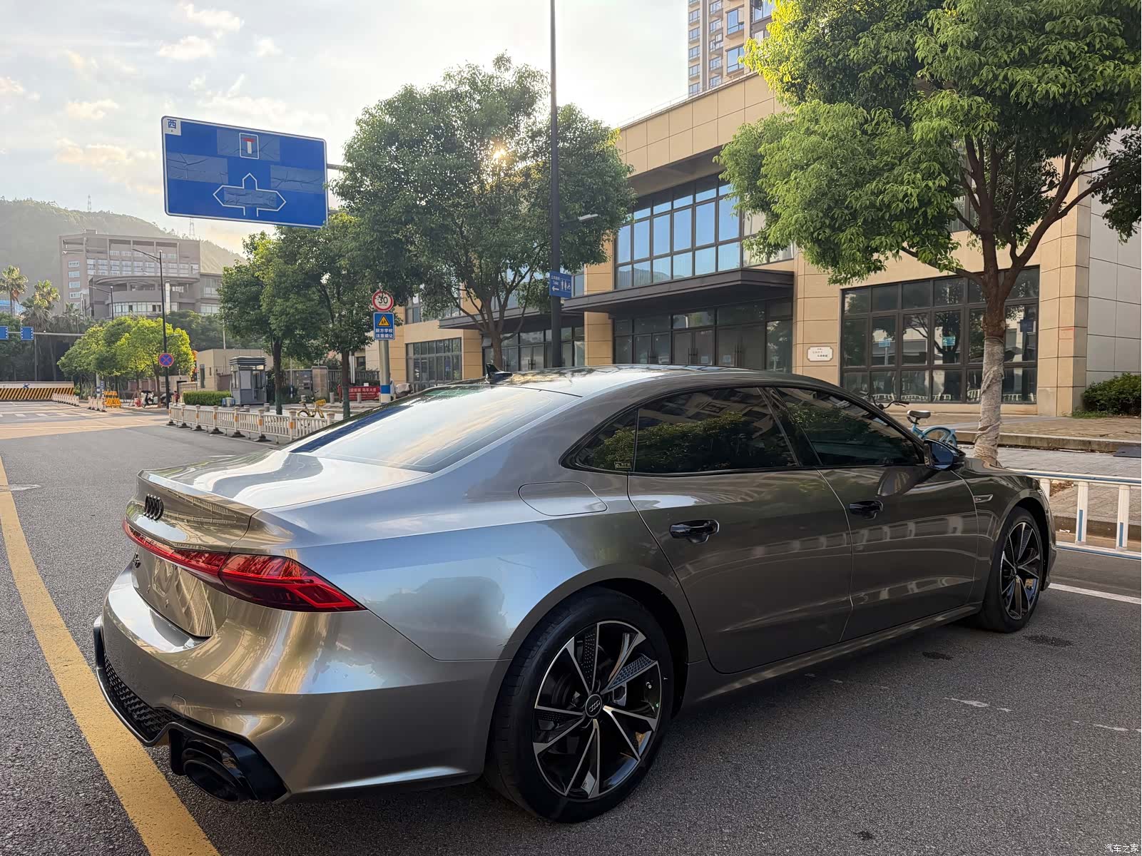 Audi A7L, 2022 10
