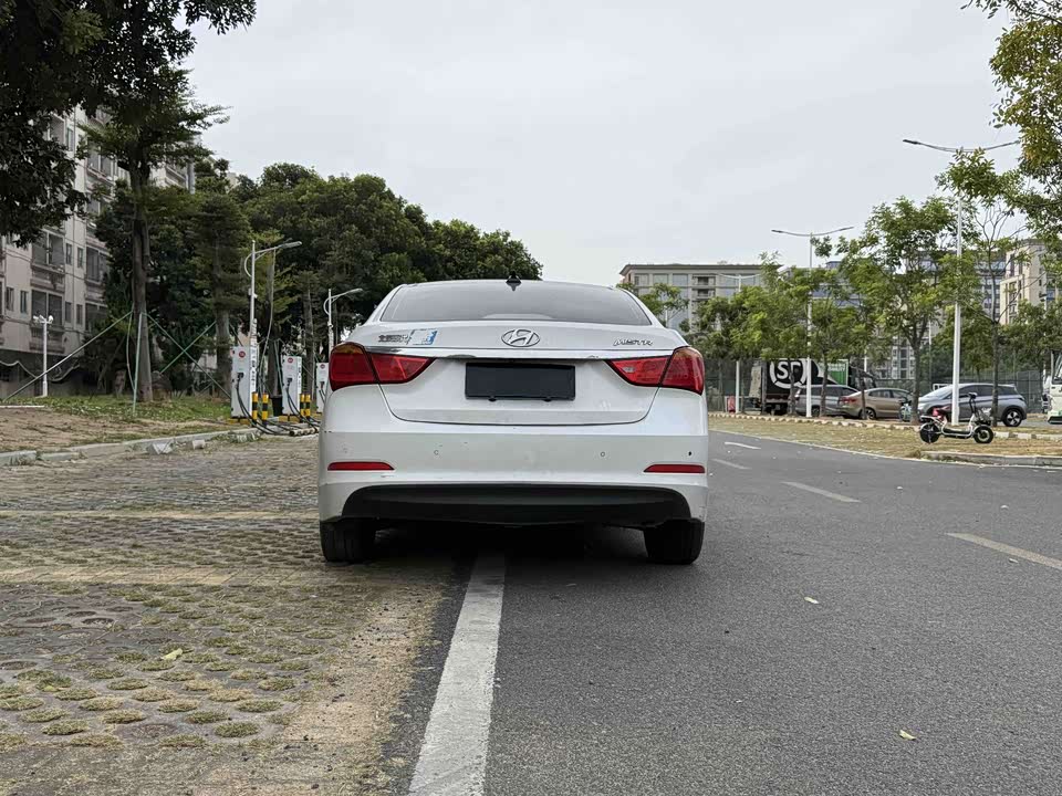 Hyundai Name picture