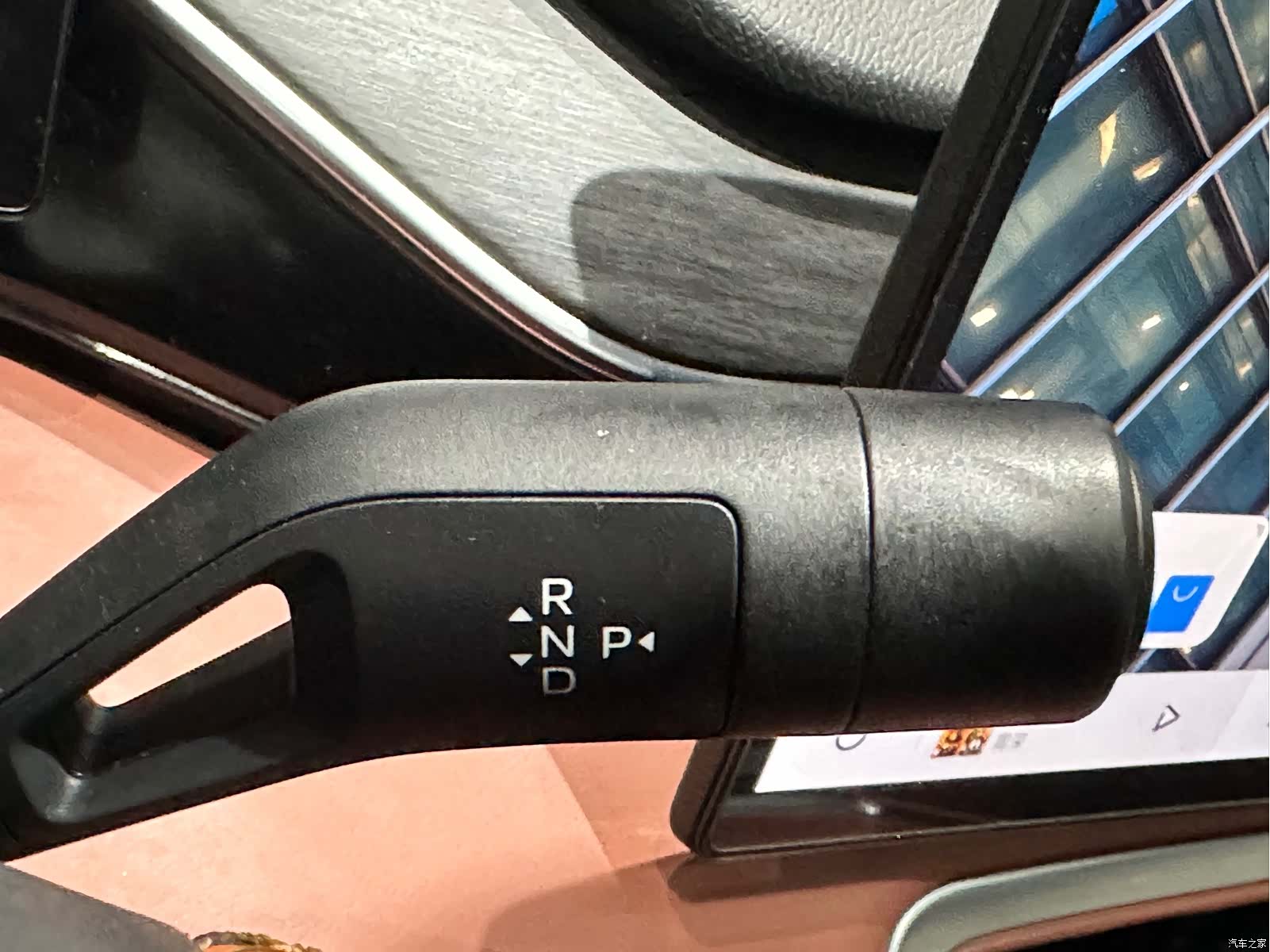 Geely Galaxy L6, 2025 11