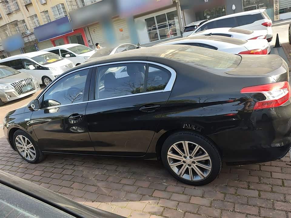 Peugeot 408