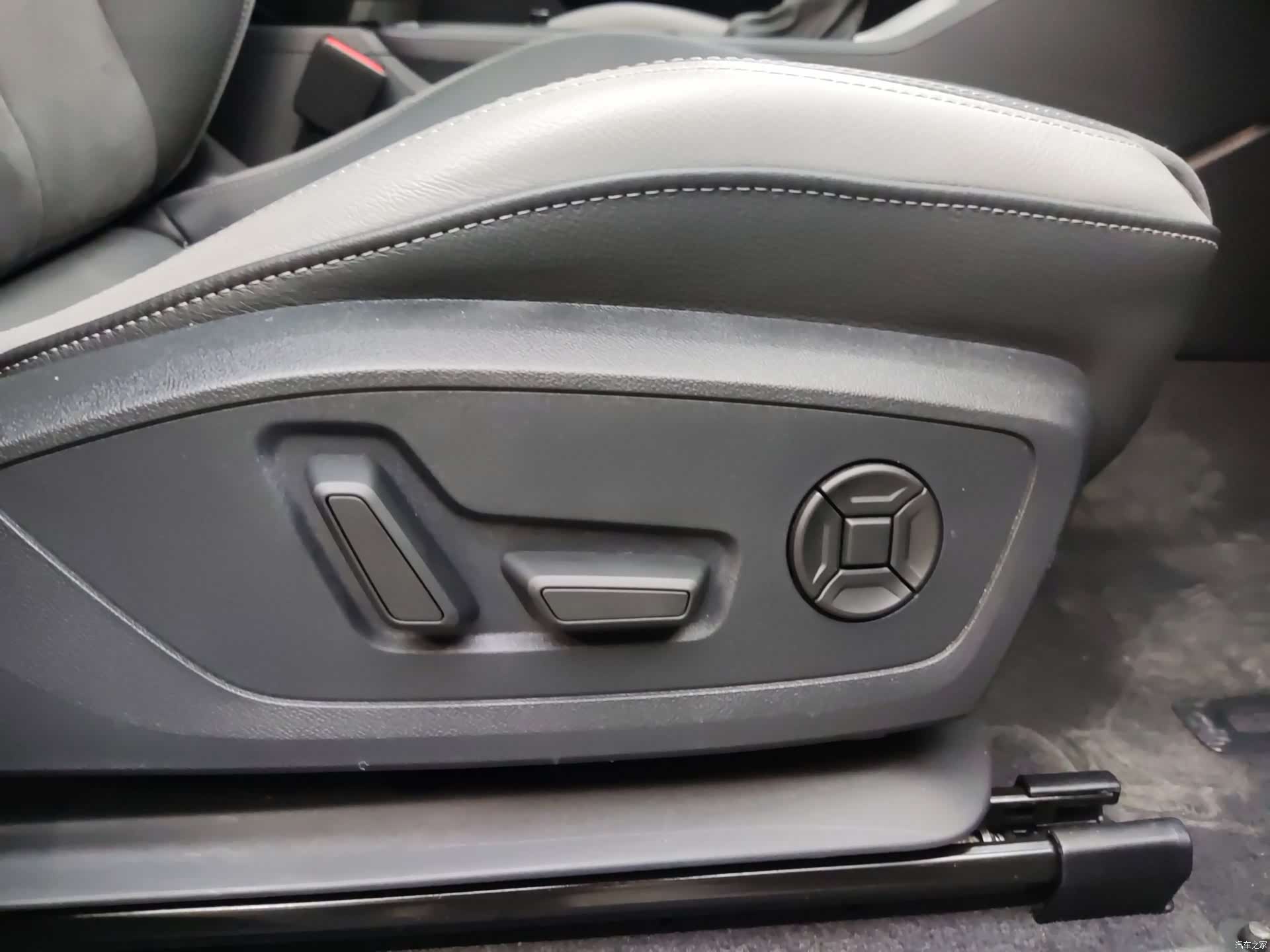 Audi Q3, 2023 12