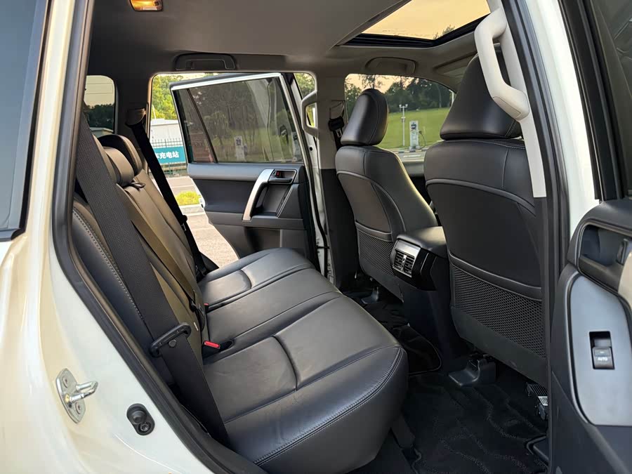 Toyota Prado 2016, фото 12