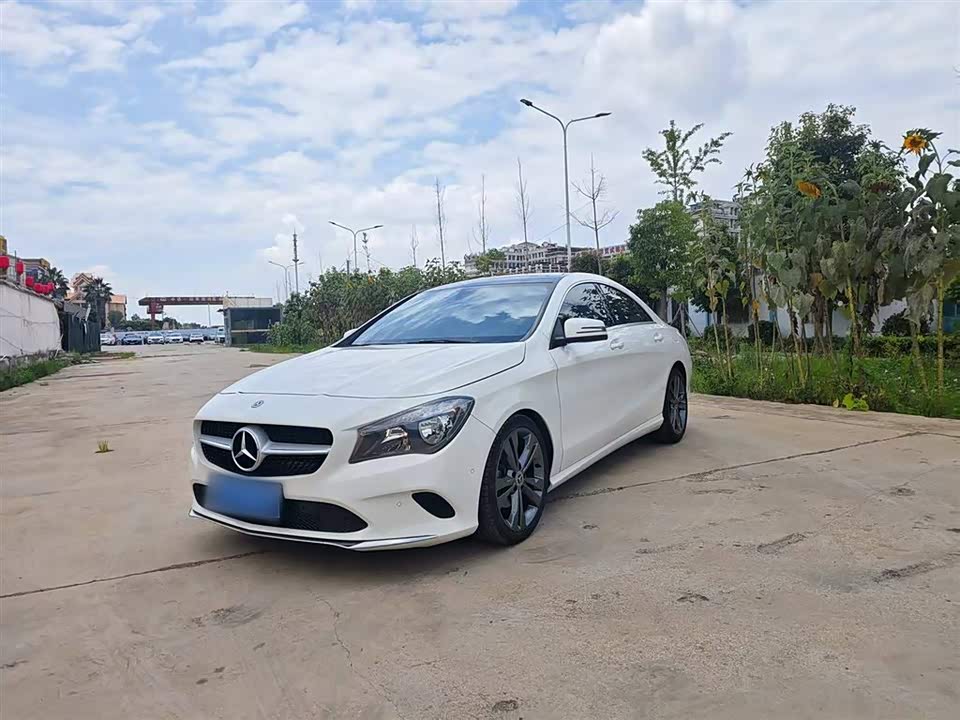 Mercedes-Benz CLA Mercedes-Benz CLA