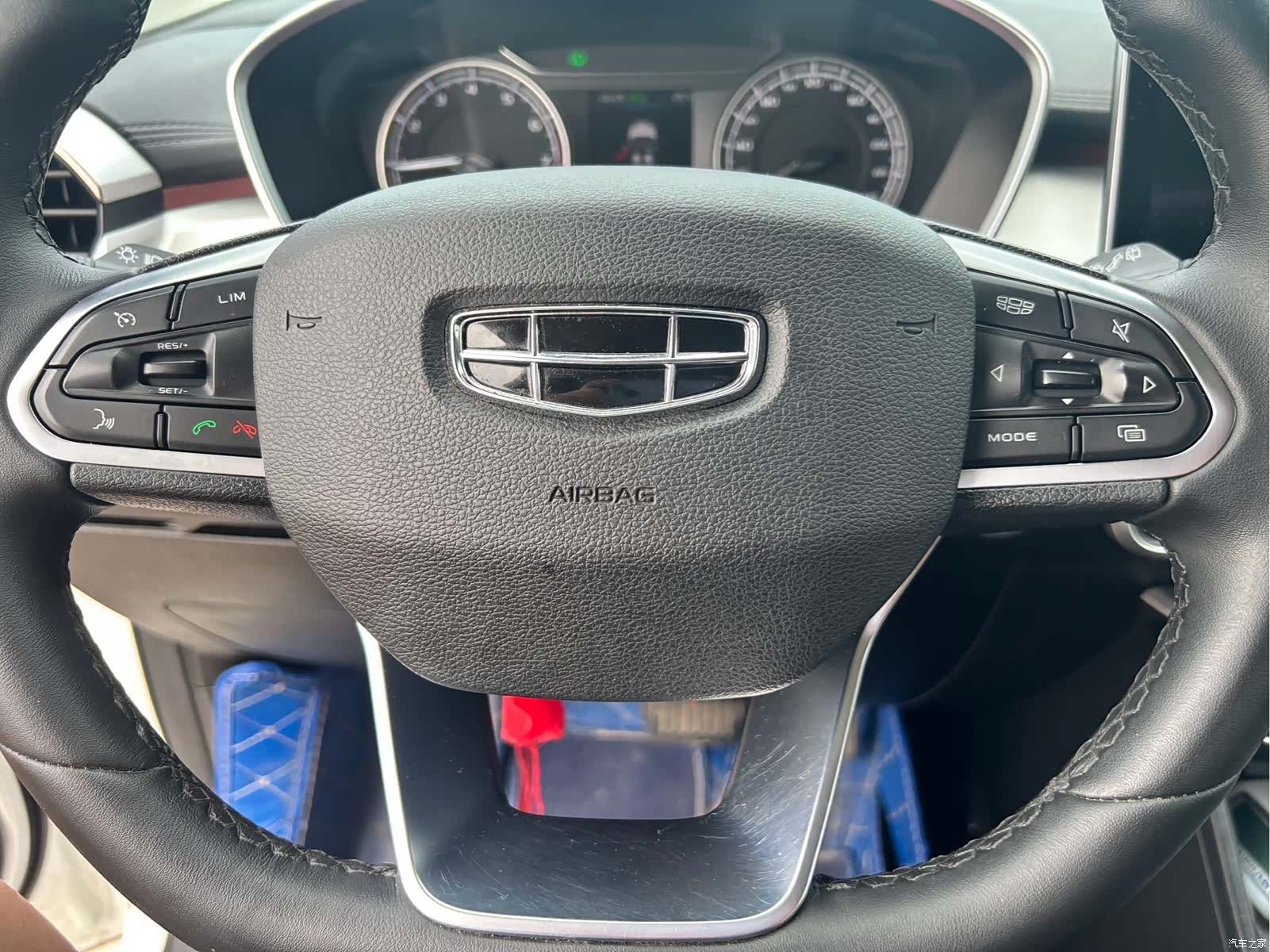 Geely Coolray, 2022 6