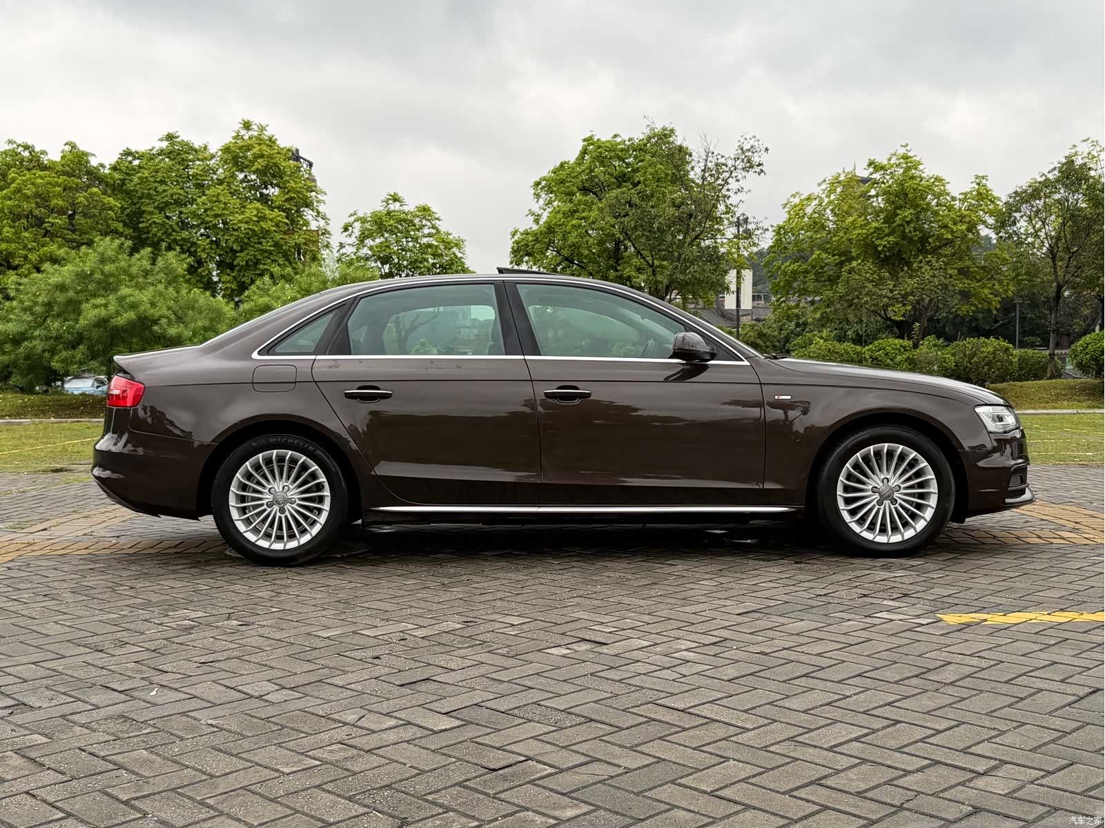 Audi A4L, 2016 13