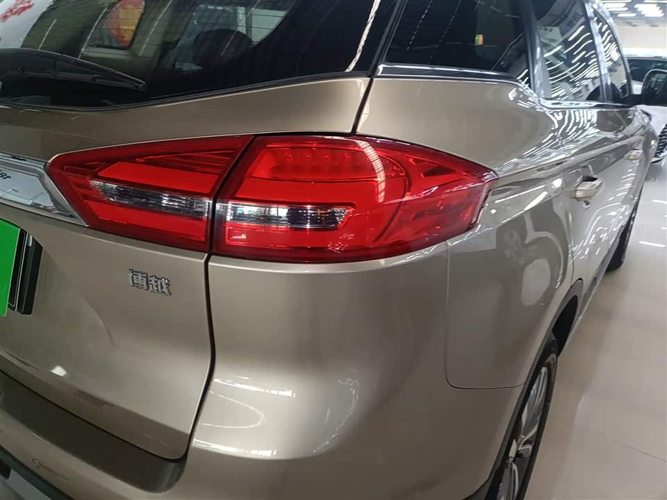 Geely Atlas