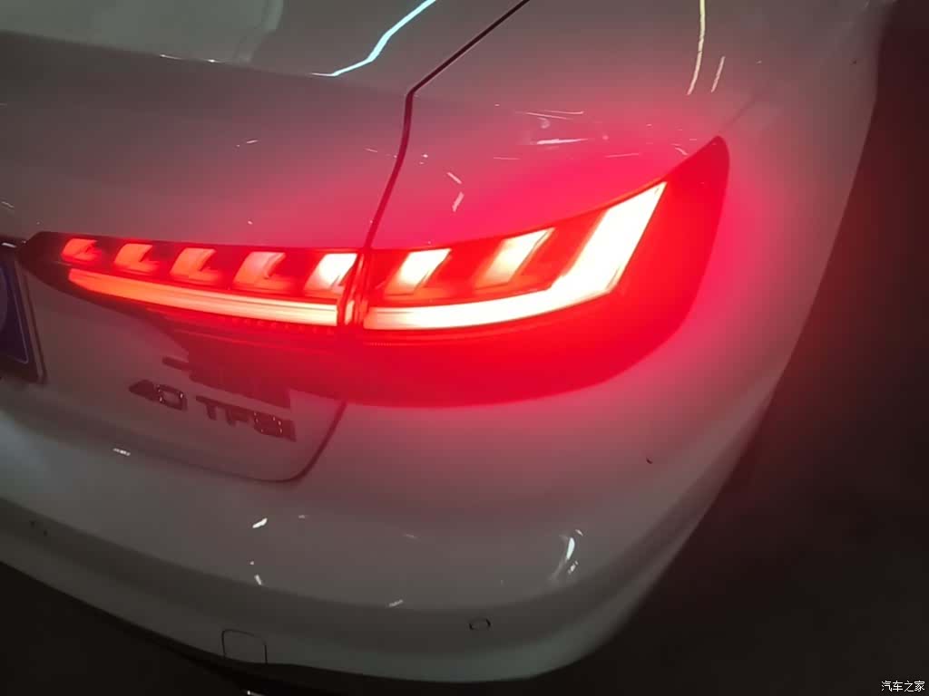 Audi A4L, 2021 8