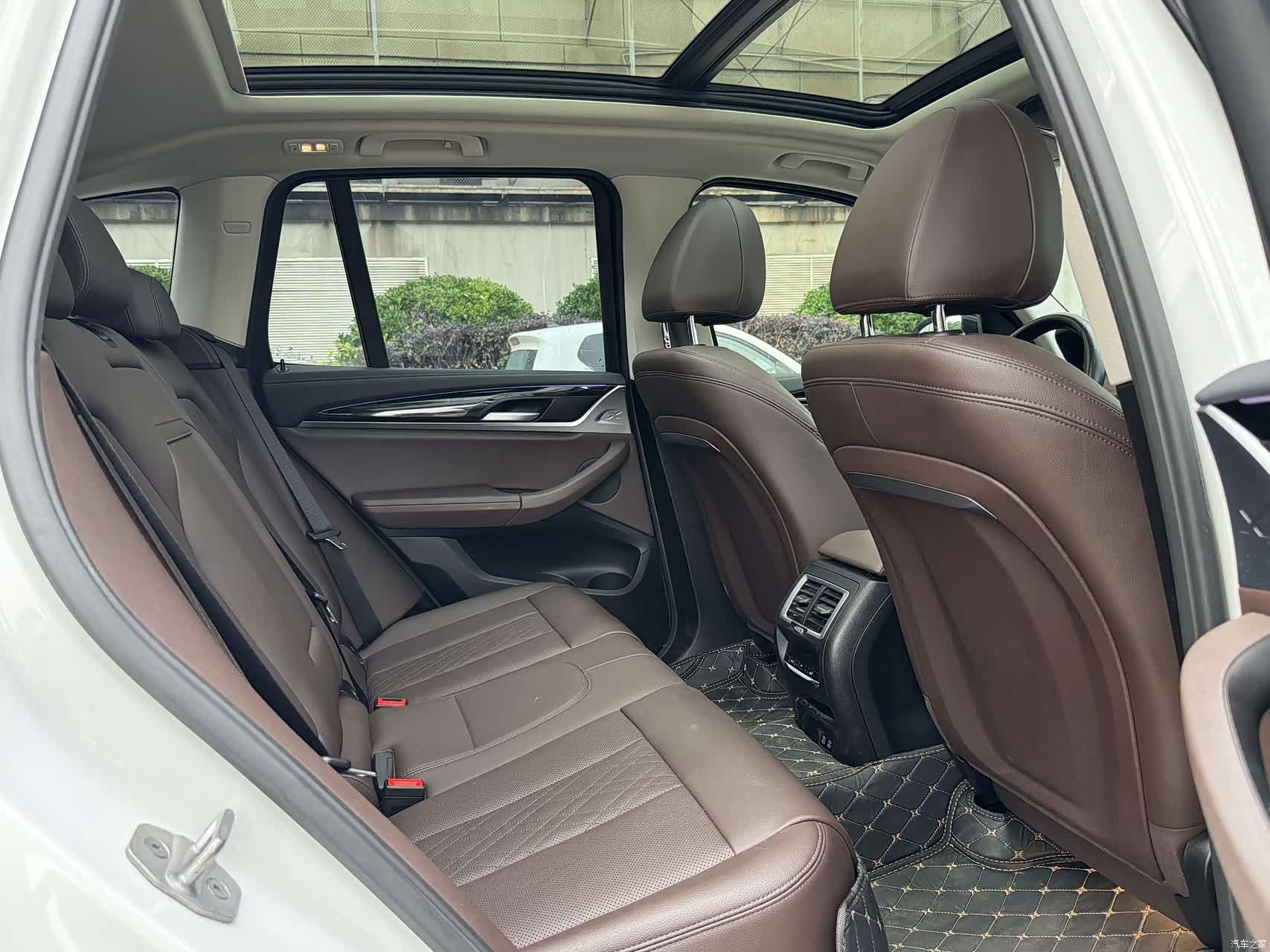 BMW iX3, 2023 9