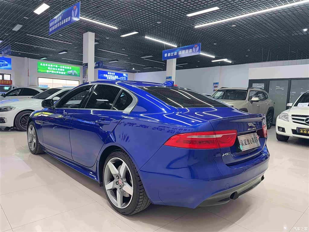 Jaguar XE, 2017 4