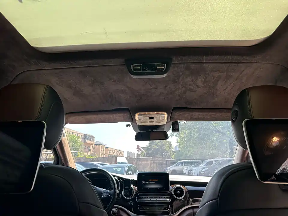 Mercedes-Benz V-class