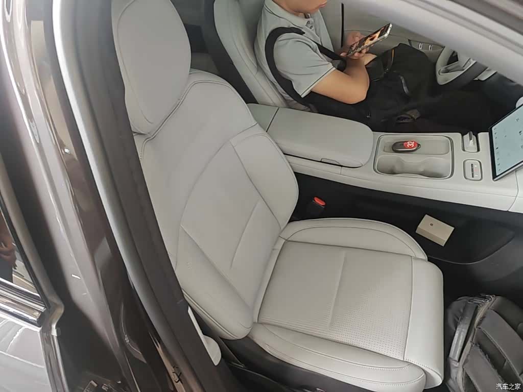NIO ES6, 2025 25