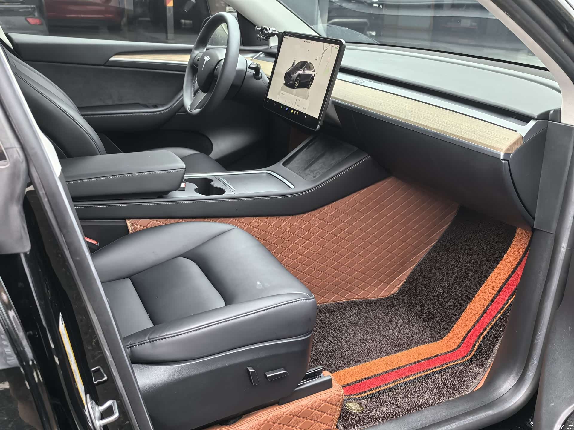 Tesla Model Y, 2023 8