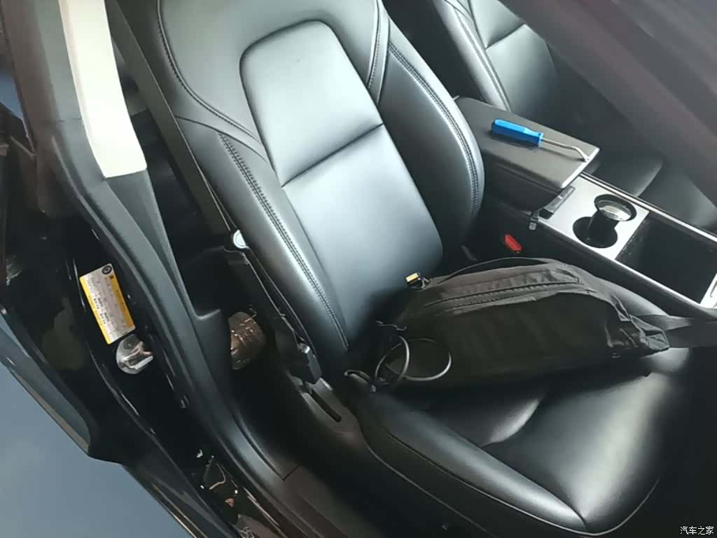 Tesla Model 3, 2023 25