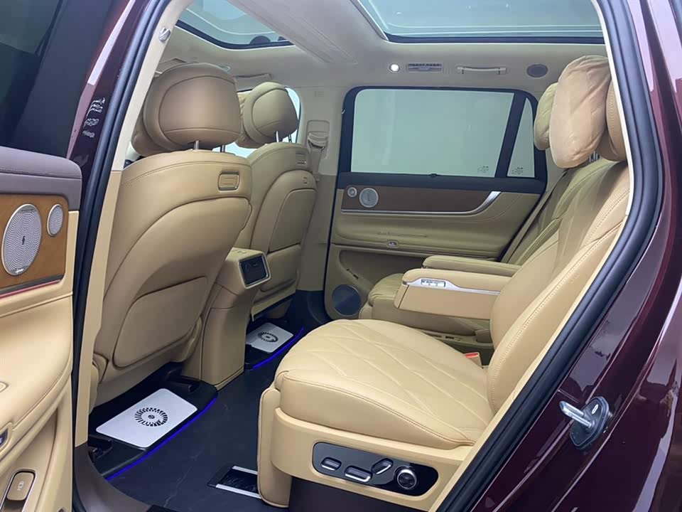 AITO Ask the world M9