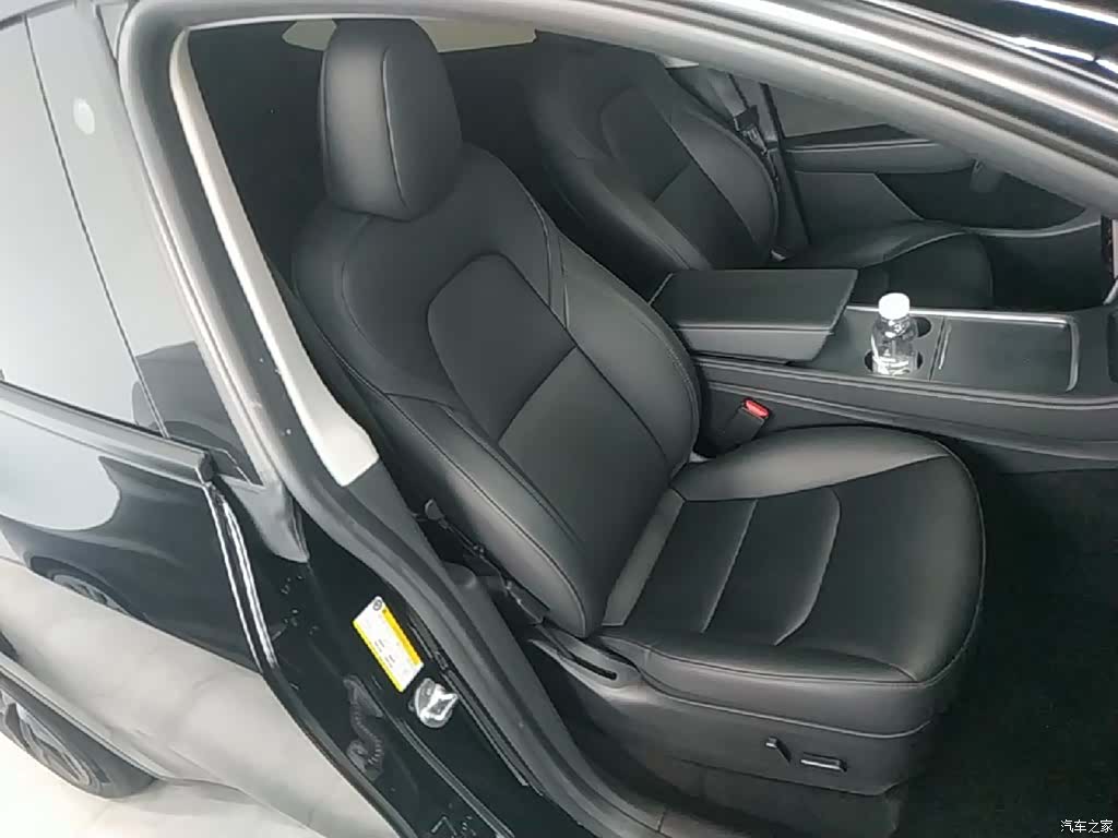 Tesla Model Y, 2023 25