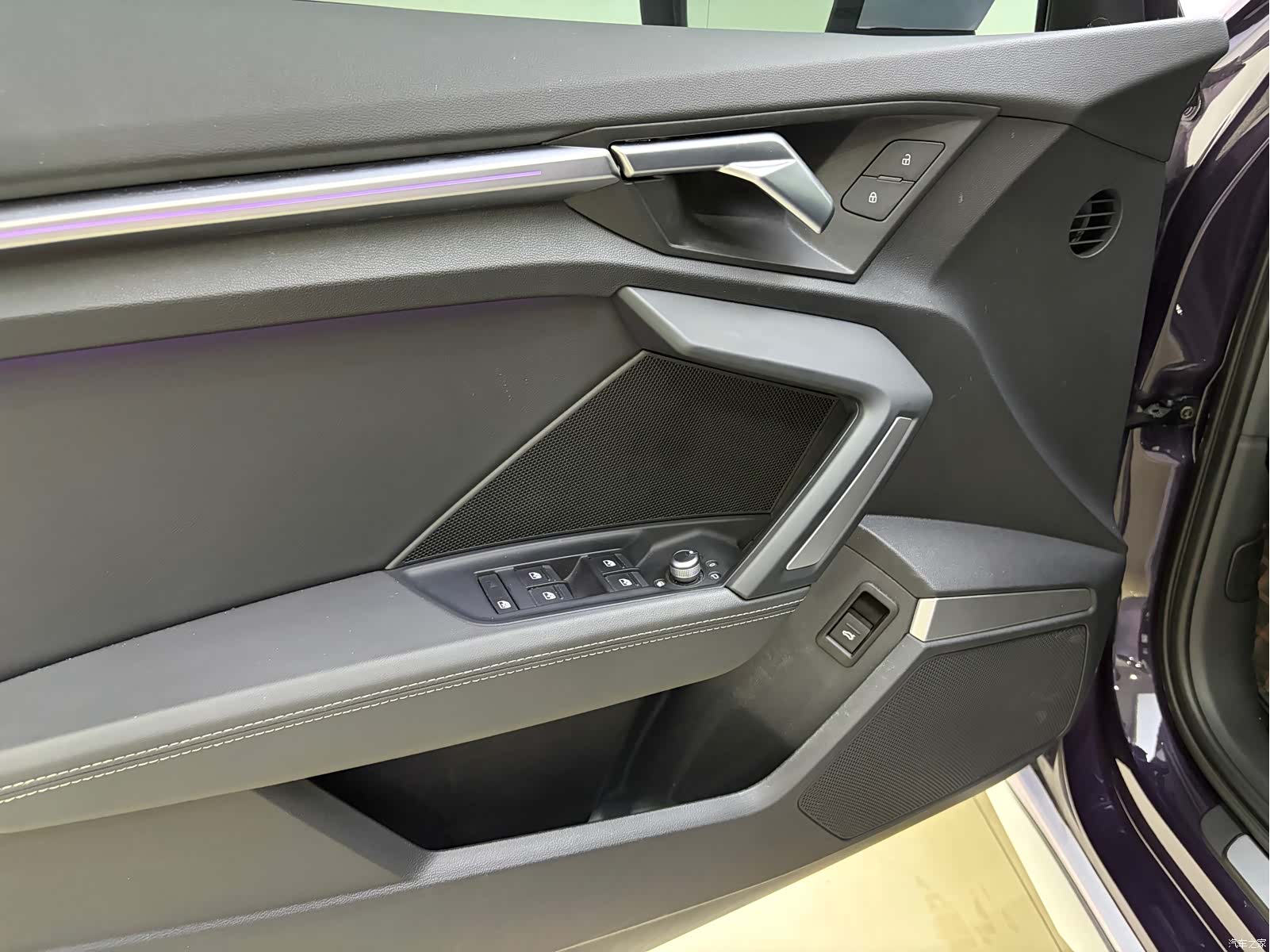 Audi Flying Spur, 2025 9