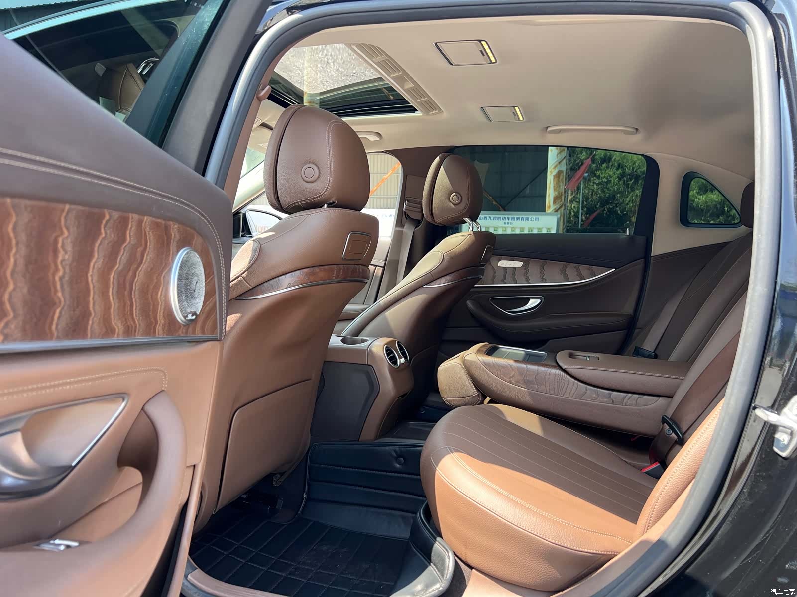 Mercedes-Benz E-Class, 2018 12
