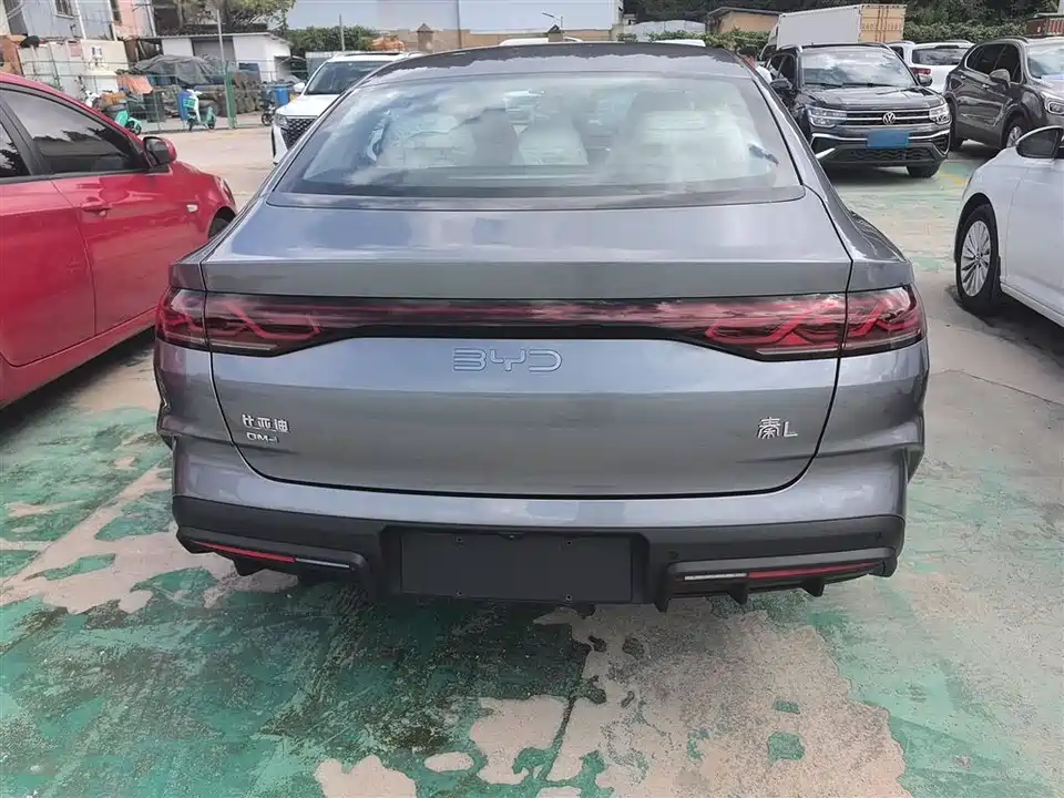 BYD Qin L BYD Qin L