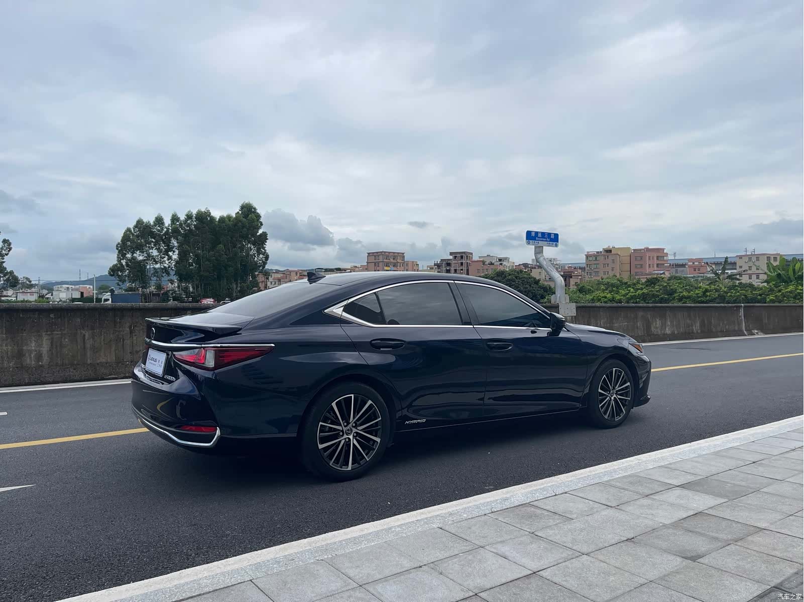 Lexus ES, 2022 9
