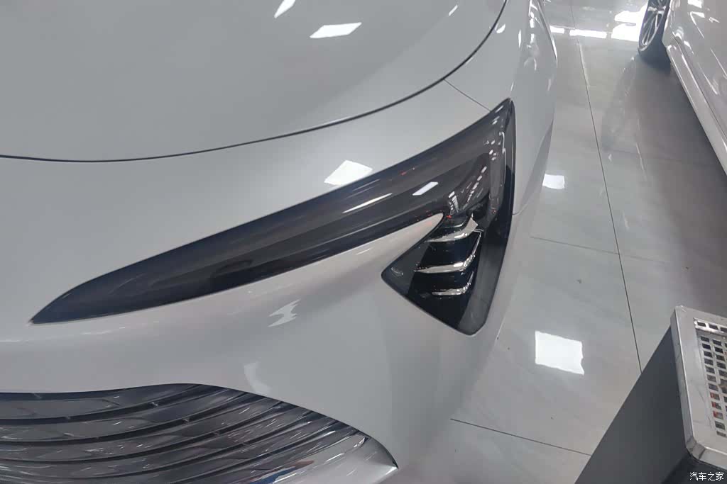 Buick LaCrosse, 2023 все фото
