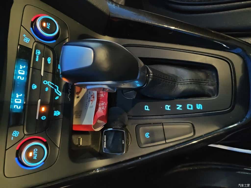 Ford Focus, 2018 11