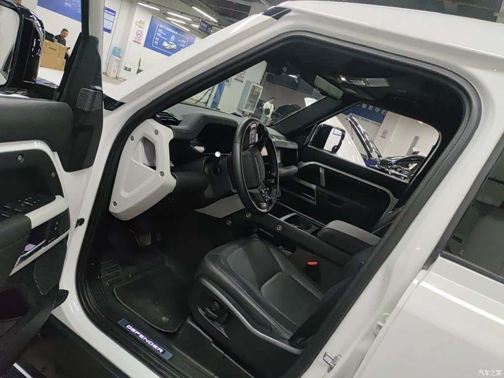 Land Rover Defender, 2023 2