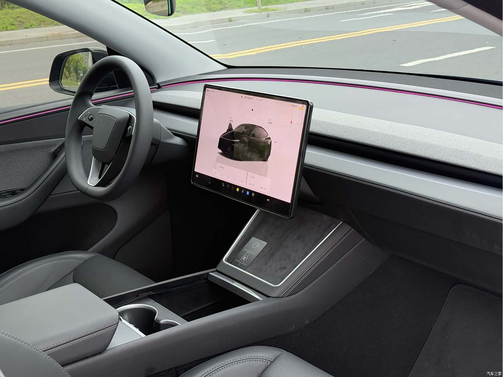 Tesla Model Y, 2025 7