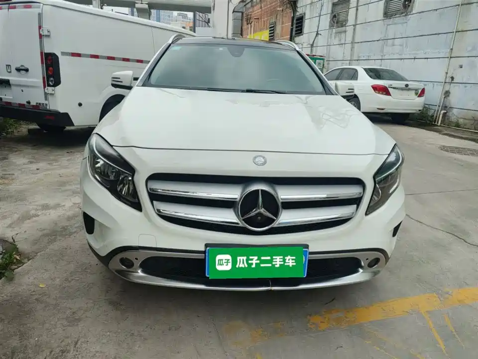 Mercedes-Benz GLA Mercedes-Benz GLA
