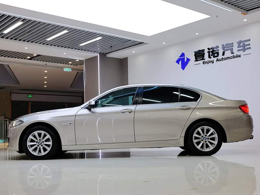 BMW 5 Series 2016, фото 3
