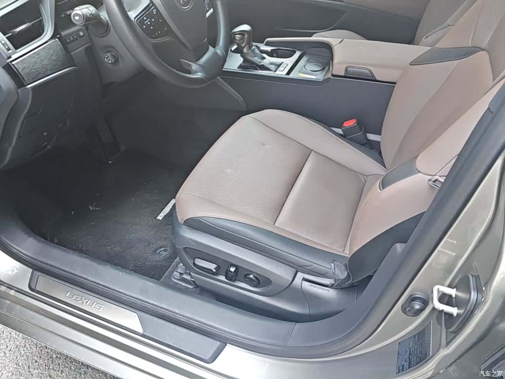 Lexus ES, 2023 15