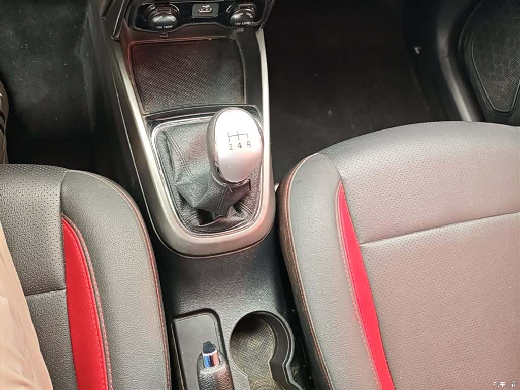 Changan CS15, 2018 14