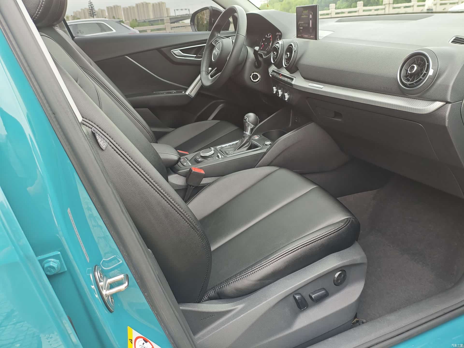 Audi Q2L, 2021 11