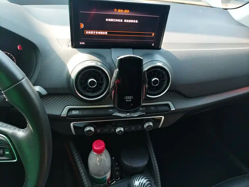 Audi Q2L Audi Q2L