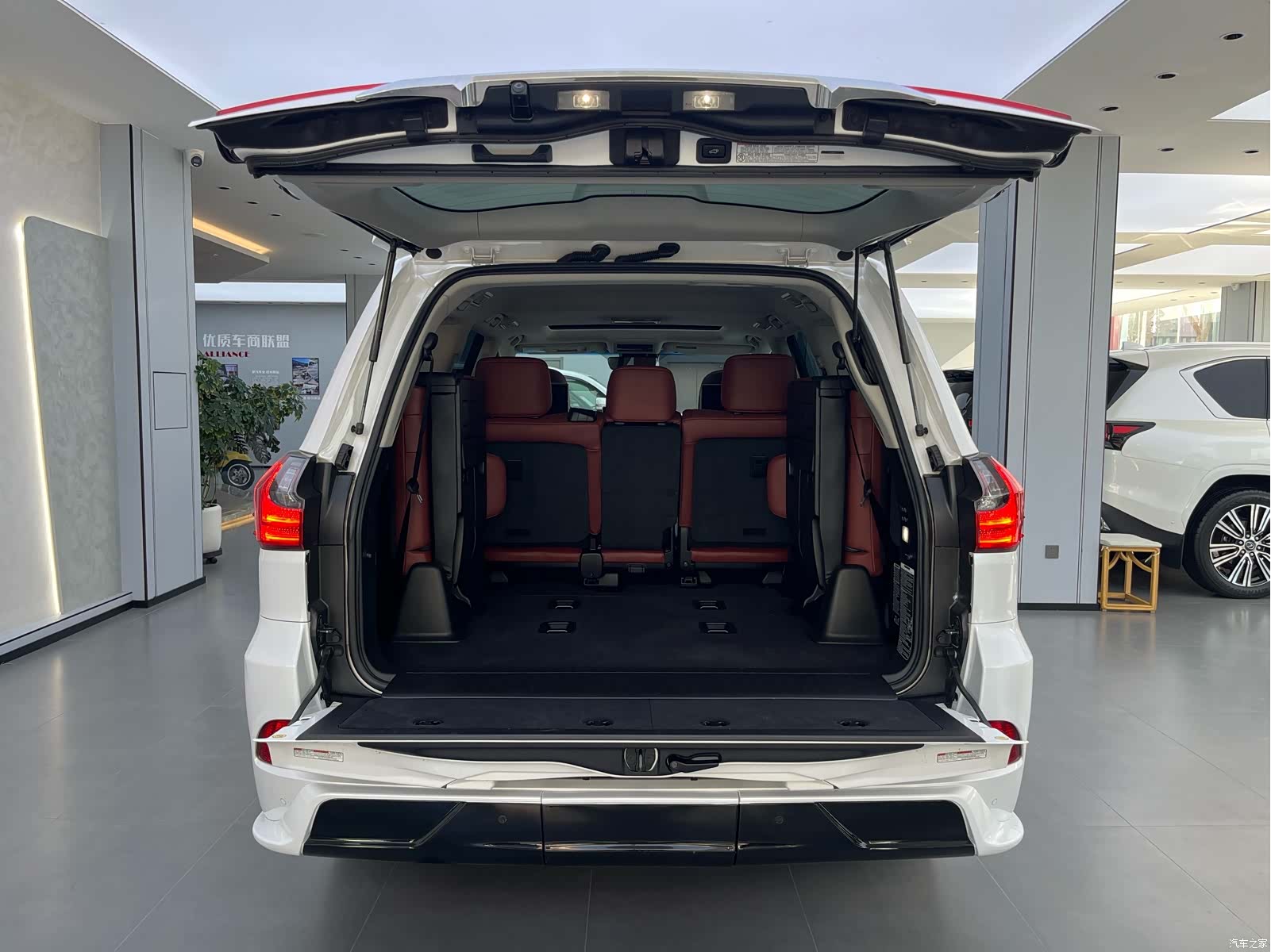 Lexus LX, 2022 23