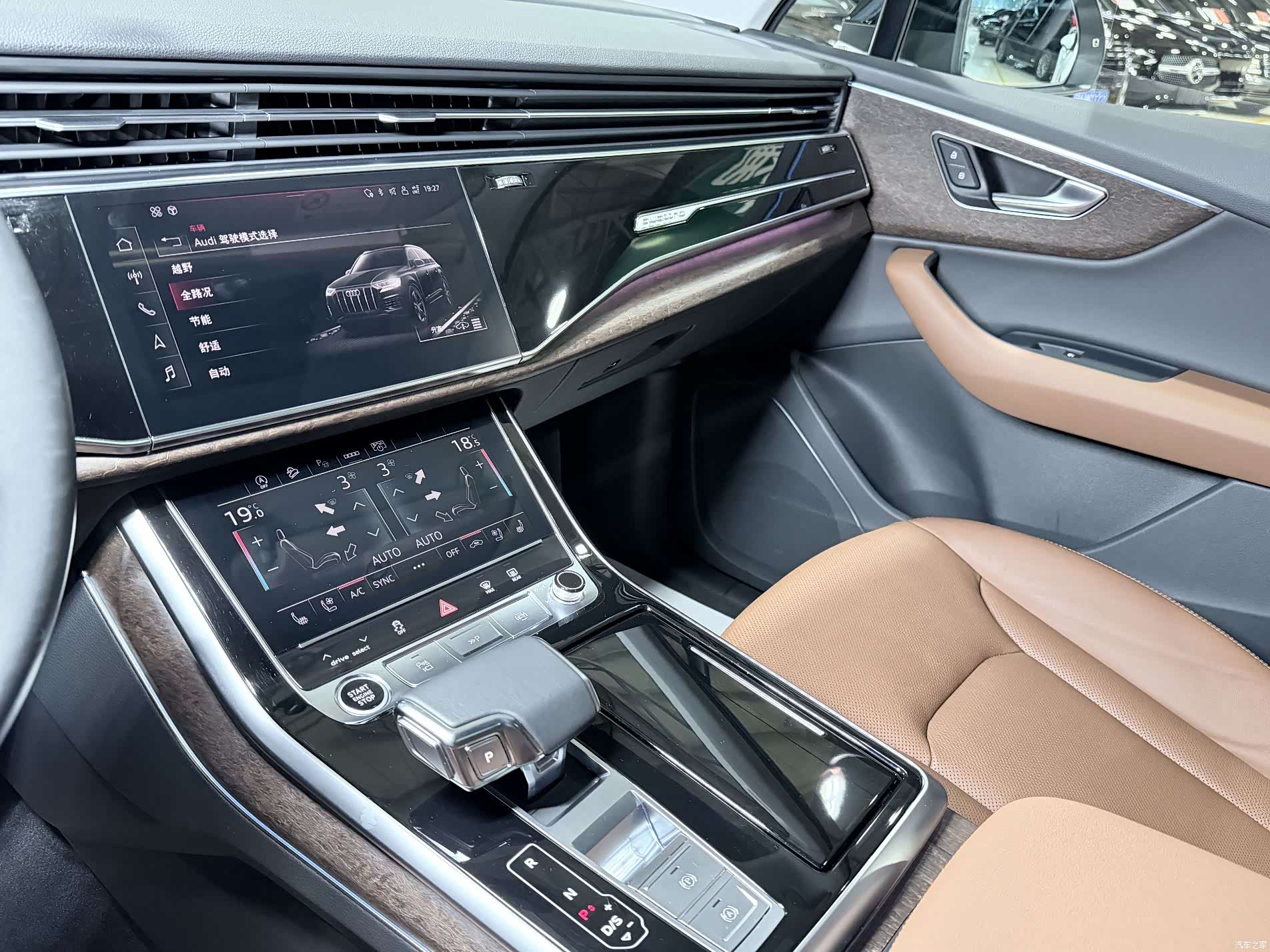 Audi Q7, 2021 все фото