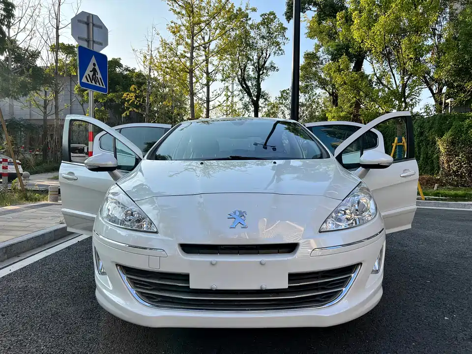 Peugeot 408