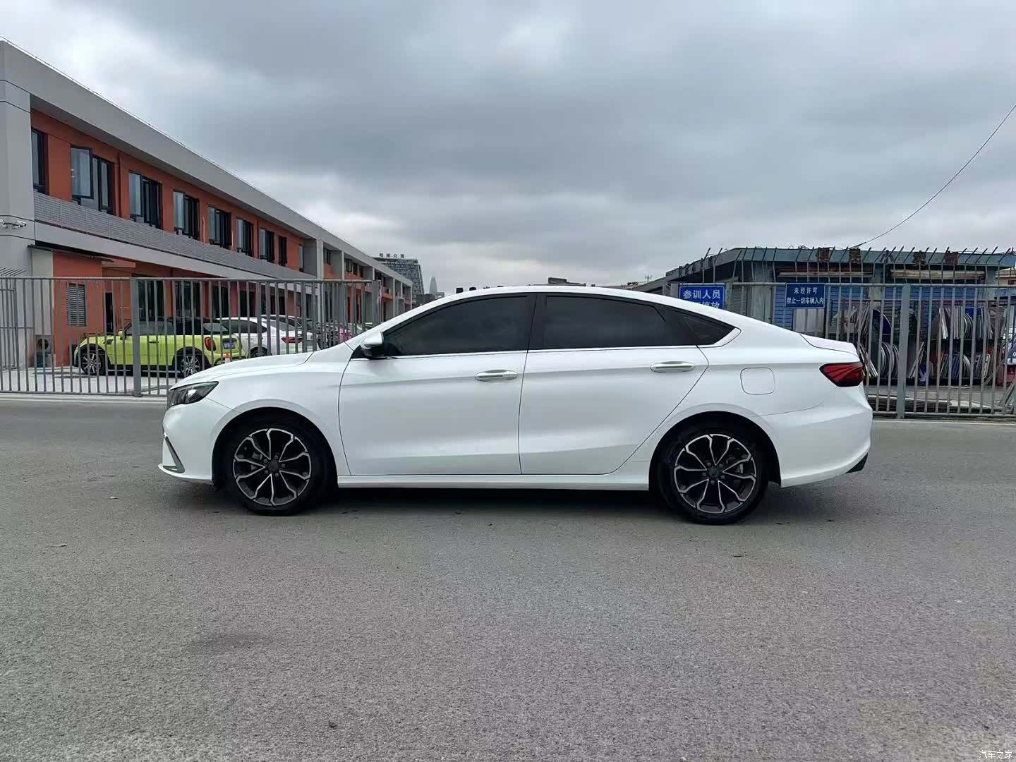 Geely Binray, 2022 7