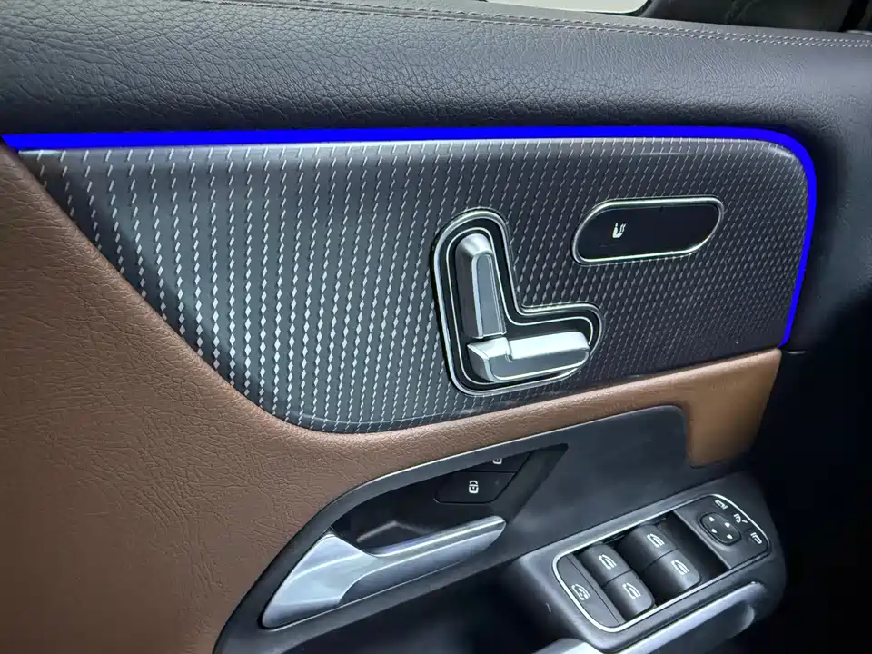 Mercedes-Benz GLB Mercedes-Benz GLB