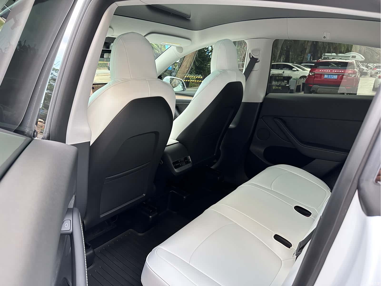Tesla Model Y, 2022 11