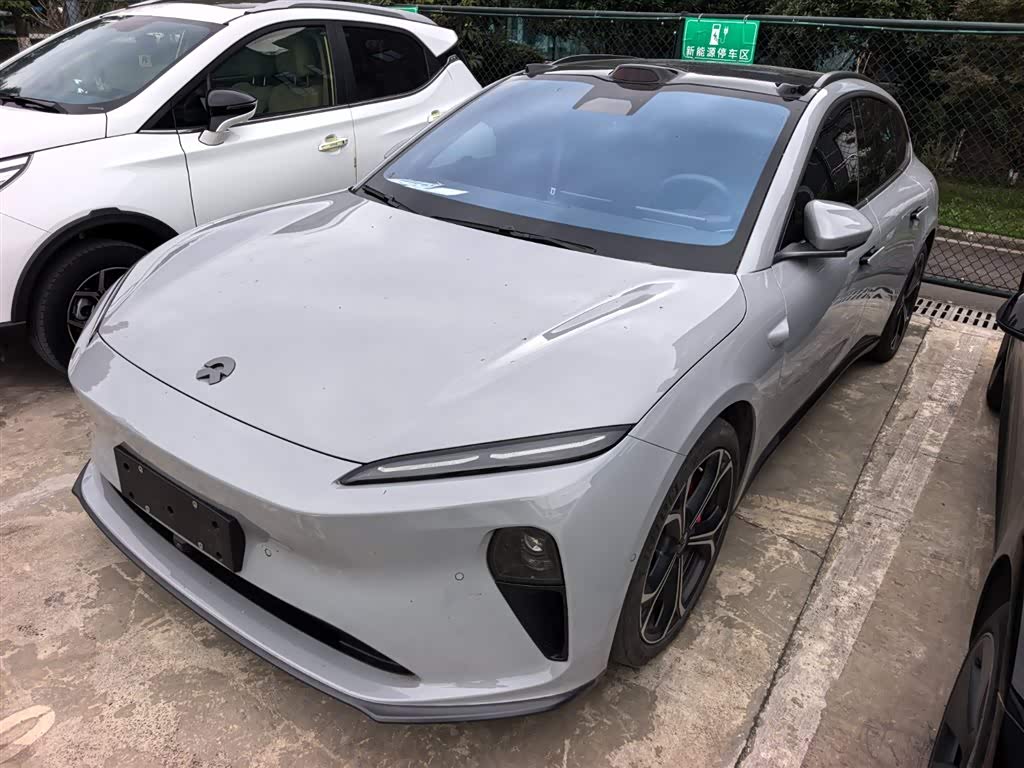 NIO ET5