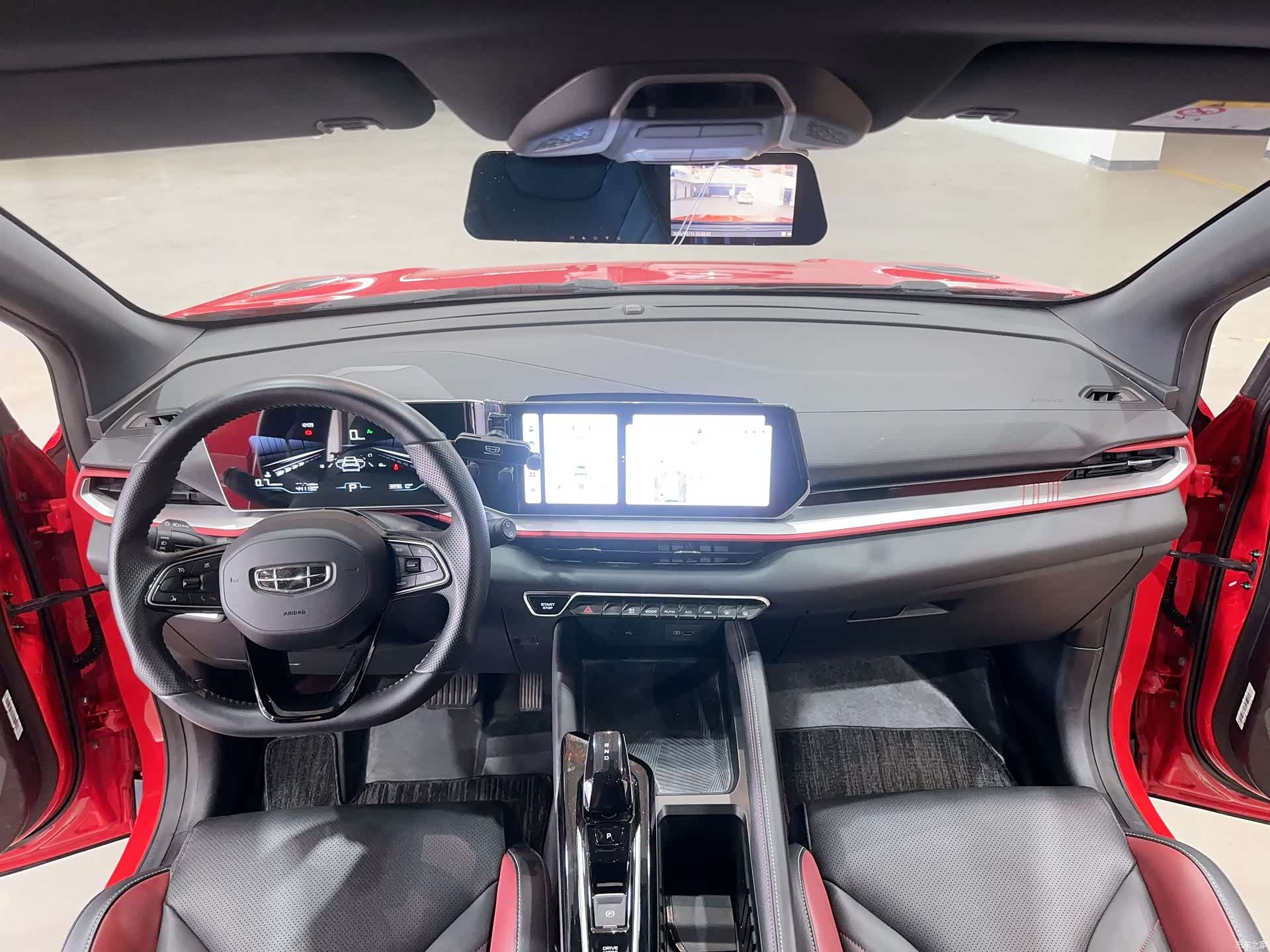 Geely Coolray, 2023 15