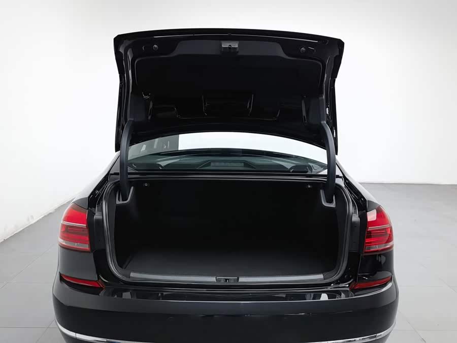 Volkswagen Passat 2018, фото 16