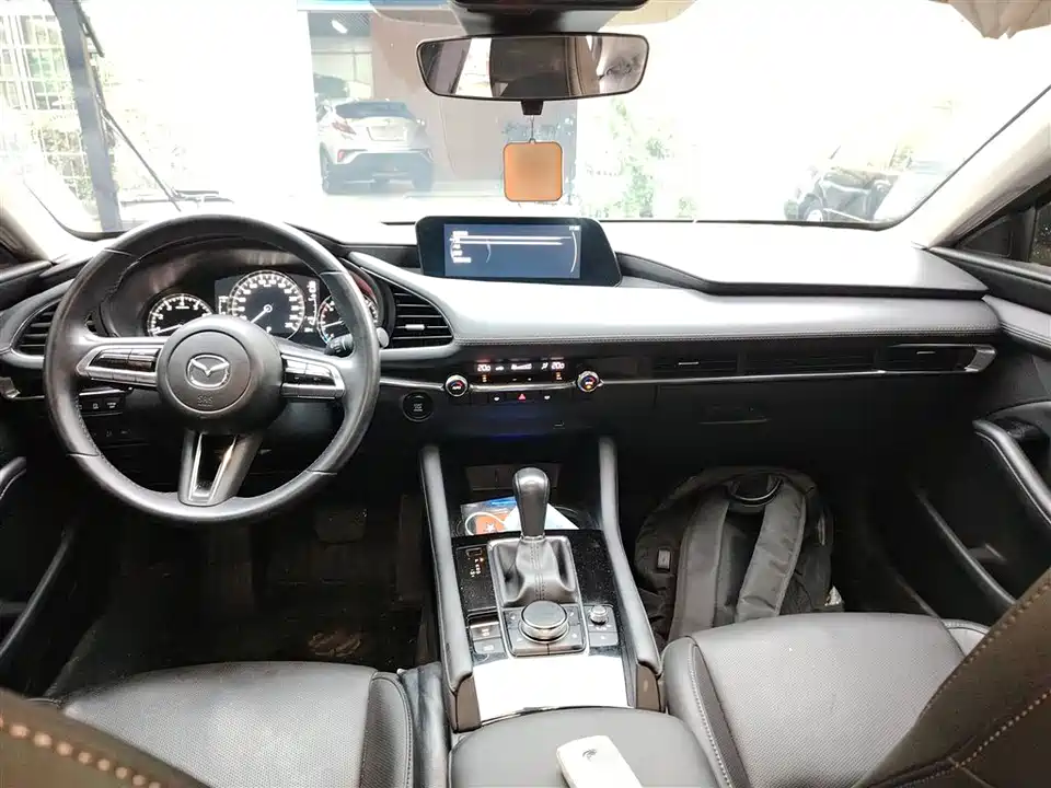 Mazda 3 Angkesaila