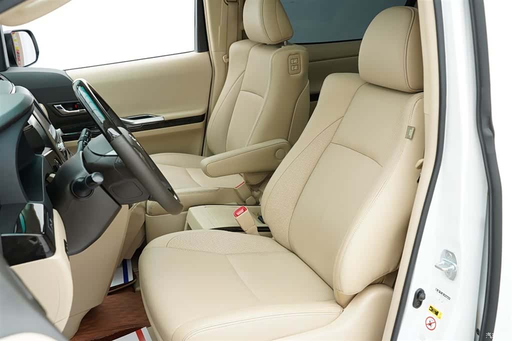 Toyota Alphard, 2012 8