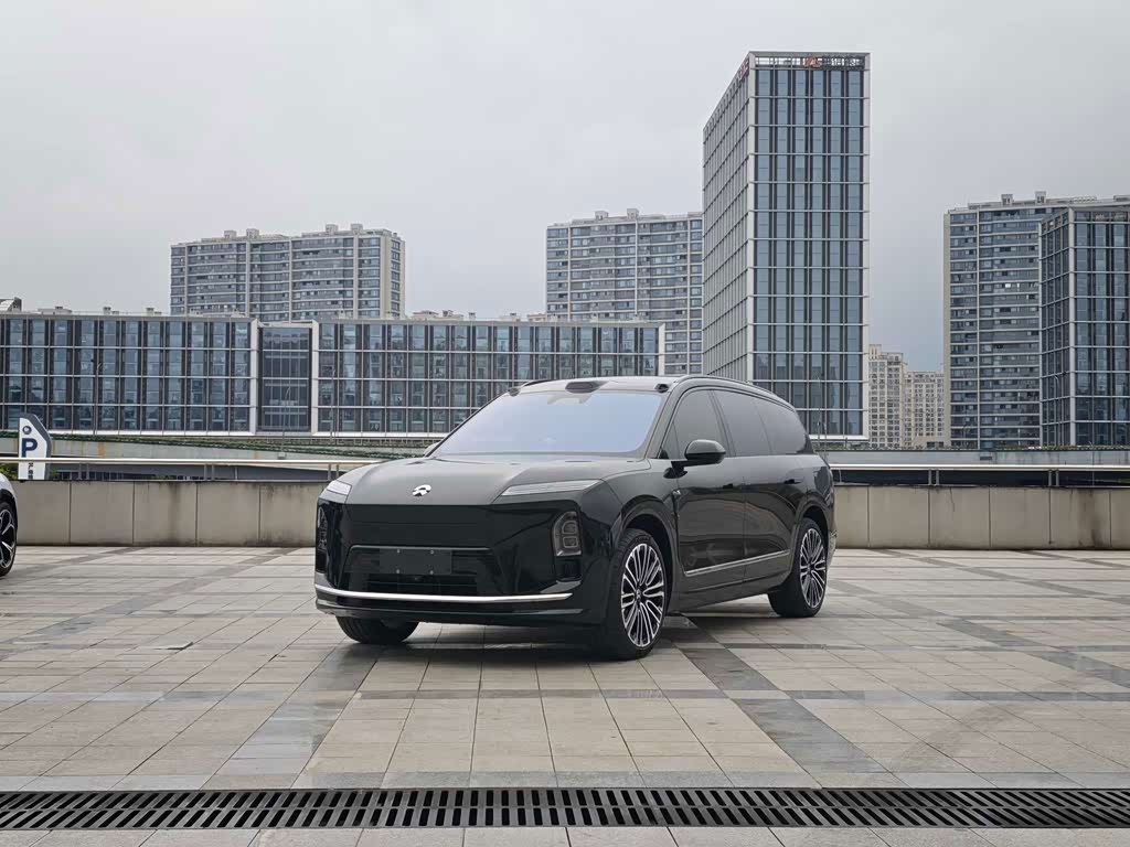 NIO ES8
